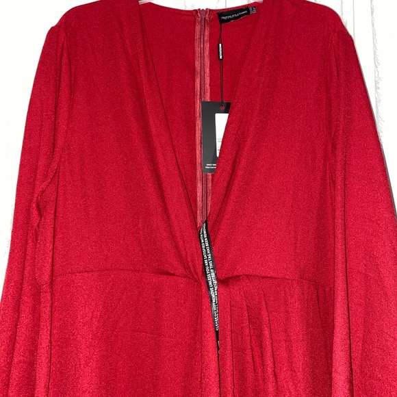 Pretty Little Thing Twist Front Maxi Dress - Picture 3 of 6